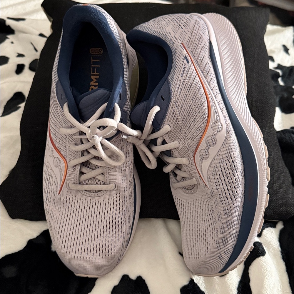 Saucony Women’s light Purple and Navy Sneakers